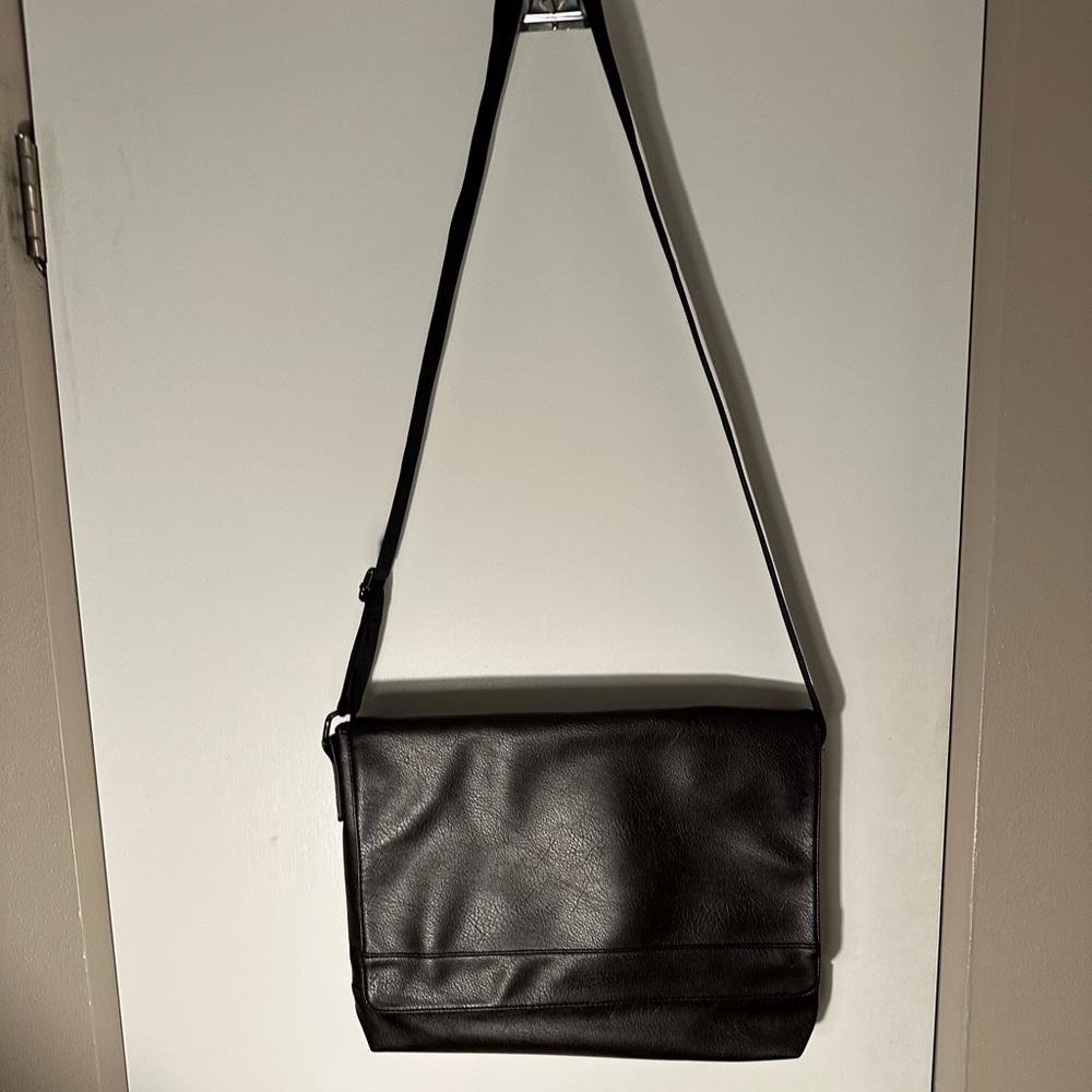 Kenneth Cole Laptop / Shoulder Bag